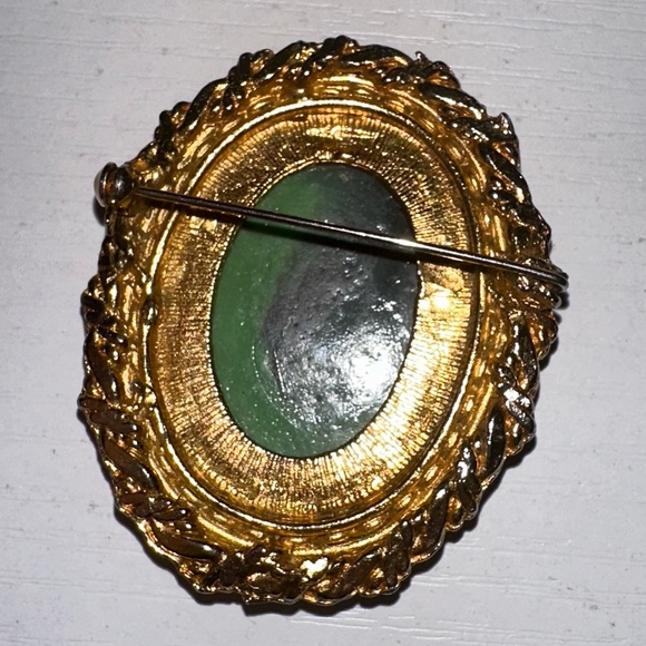 Vintage Courting Couple Brooch - Picture 3 of 11